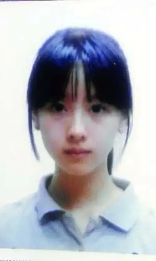 进娱乐圈的10位网红,有人演8部女主不火,有人身份横跨演员歌手