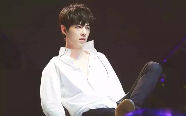 24岁“高龄”参加素人选秀，3年后出圈，2019年是肖战霸屏的一年