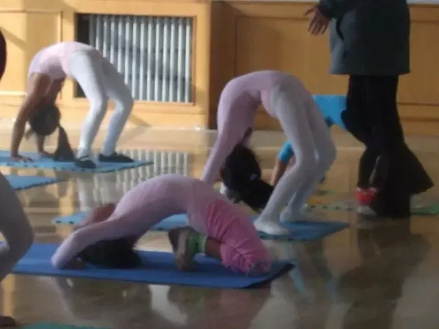 中国父母喜欢的舞蹈课外班，每年都有孩子在此瘫痪…