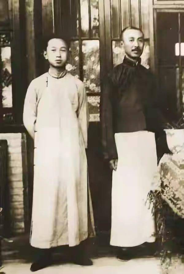 98岁钱学森去世，天降大雪，三军仪仗队抬棺，数十万人含泪送行