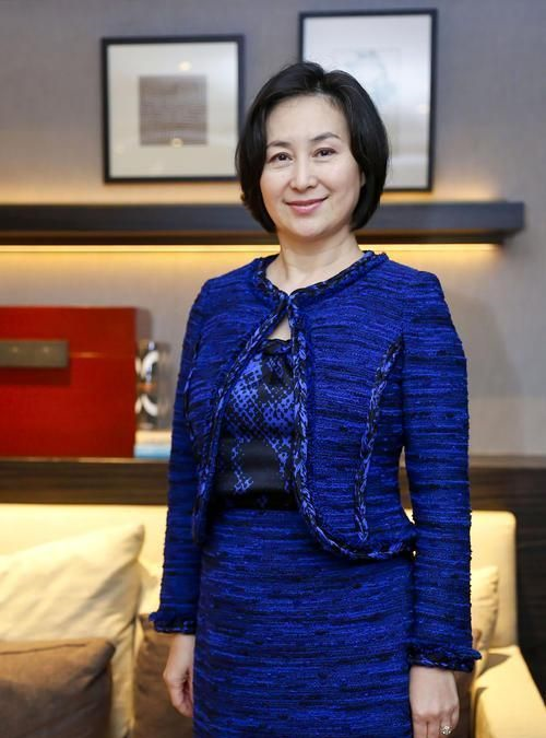 至今未婚的6位“豪门千金”，各有各的苦衷，最大59岁，最小34岁