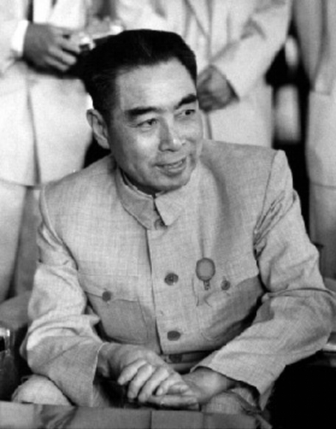 55年，徐海东养病多年后当了大将，他嫌军衔太高，周恩来：正合适