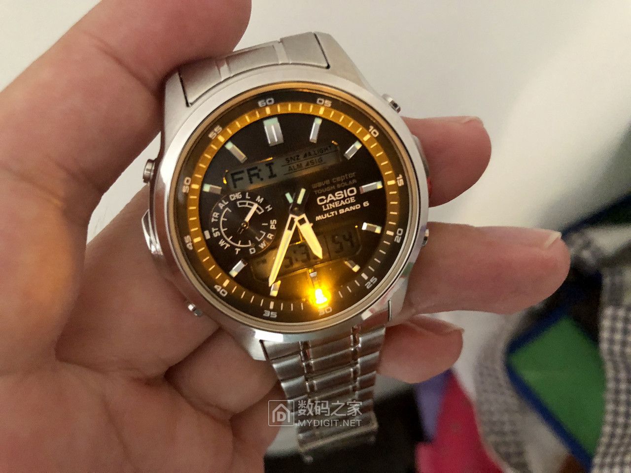 开箱详测：卡西欧CASIO LCW-M300双显电波光动能表，休闲商务之选