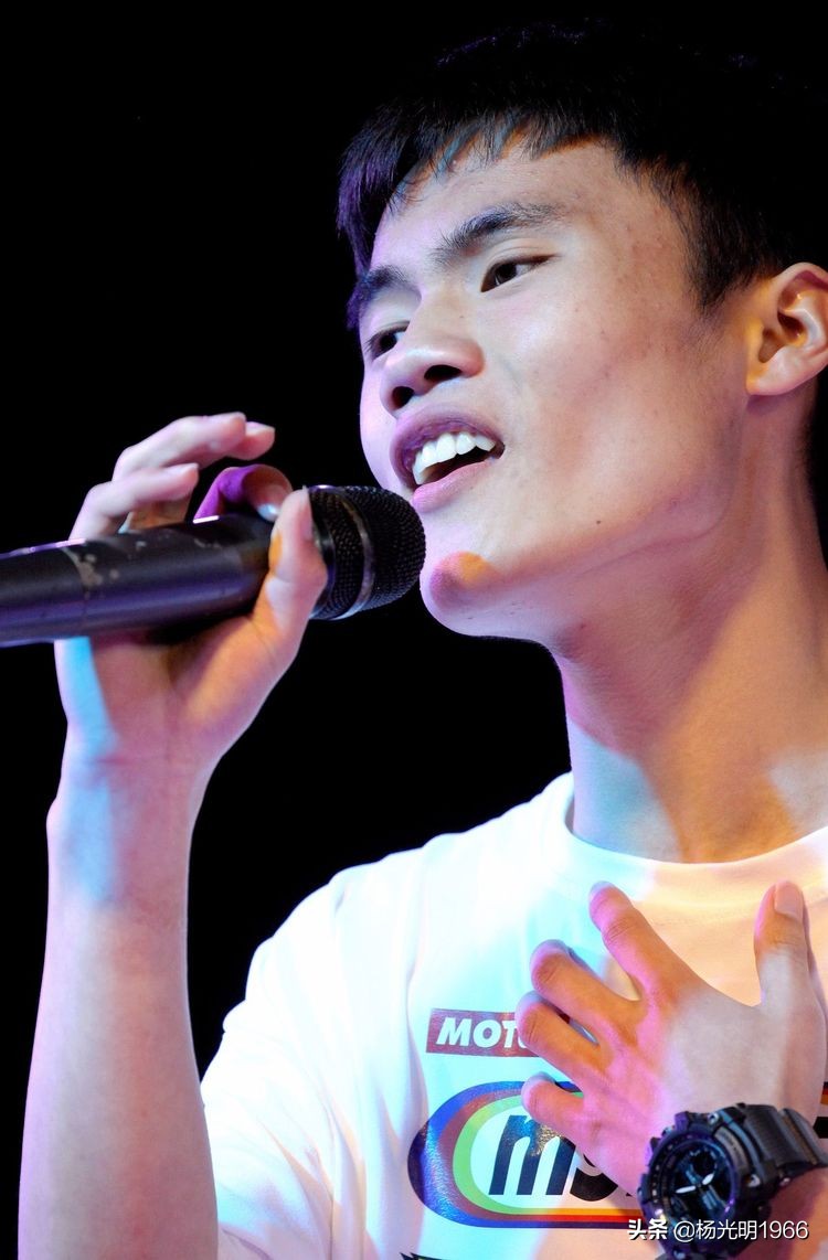 施秉一中：唱响青春   舞动人生