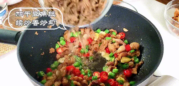 猪油渣的3种做法，酥脆可口，开胃下饭，是小时候的味道
