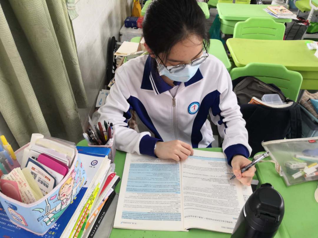 中小学迎来“好消息”，教室内将全部加装监控，家长拍手叫好