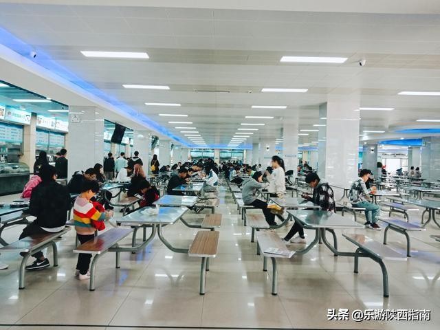 五院四系法最末！被叹惜的政法长安校区，有着超美的秋色与一日游