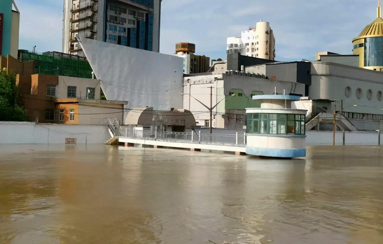 原标题:1998年洪水,九江告危;荆江分洪,保卫武汉