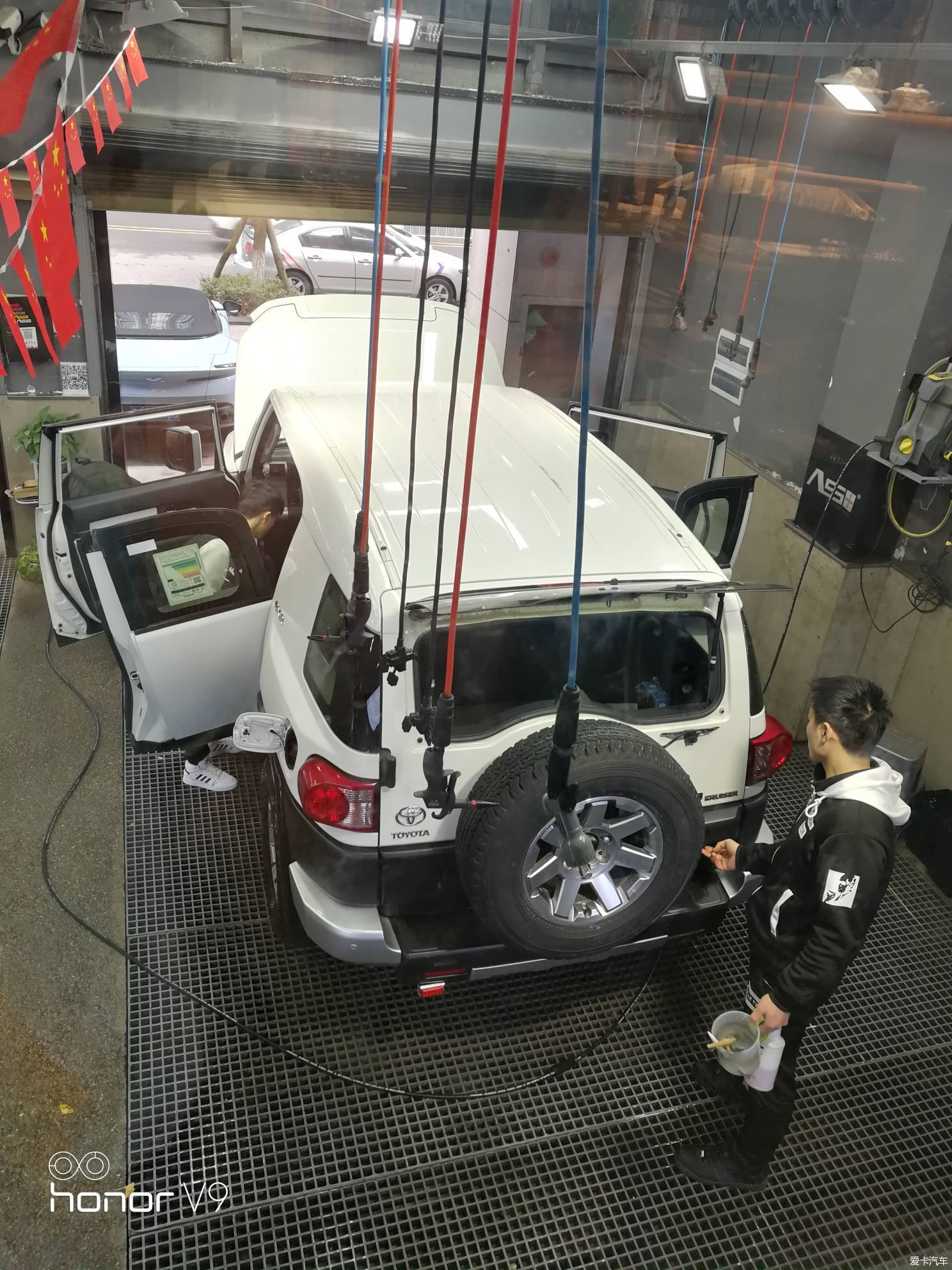奶爸的自驾“遛娃神器”？丰田FJ酷路泽提车，轻度改装分享