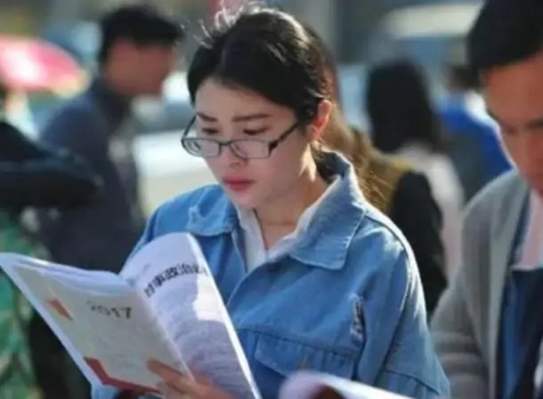 大一新生开学后要迁户口吗？辅导员给出答案，这一类学生最好别迁