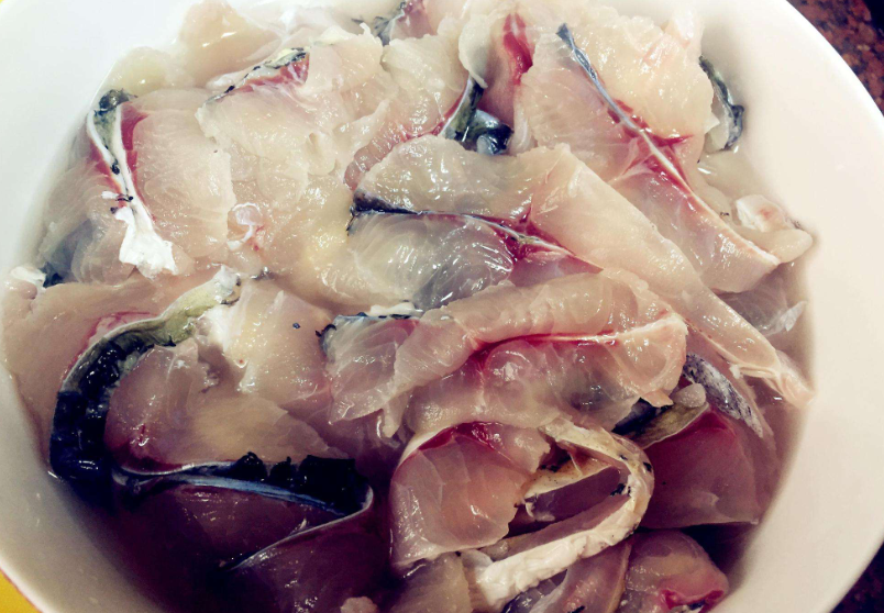 酸菜鱼肉质细嫩，汤酸香鲜美，微辣不腻，就怕米饭不够下饭的