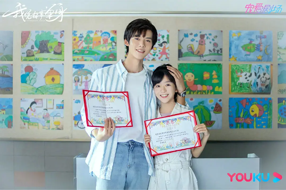 进娱乐圈的10位网红,有人演8部女主不火,有人身份横跨演员歌手