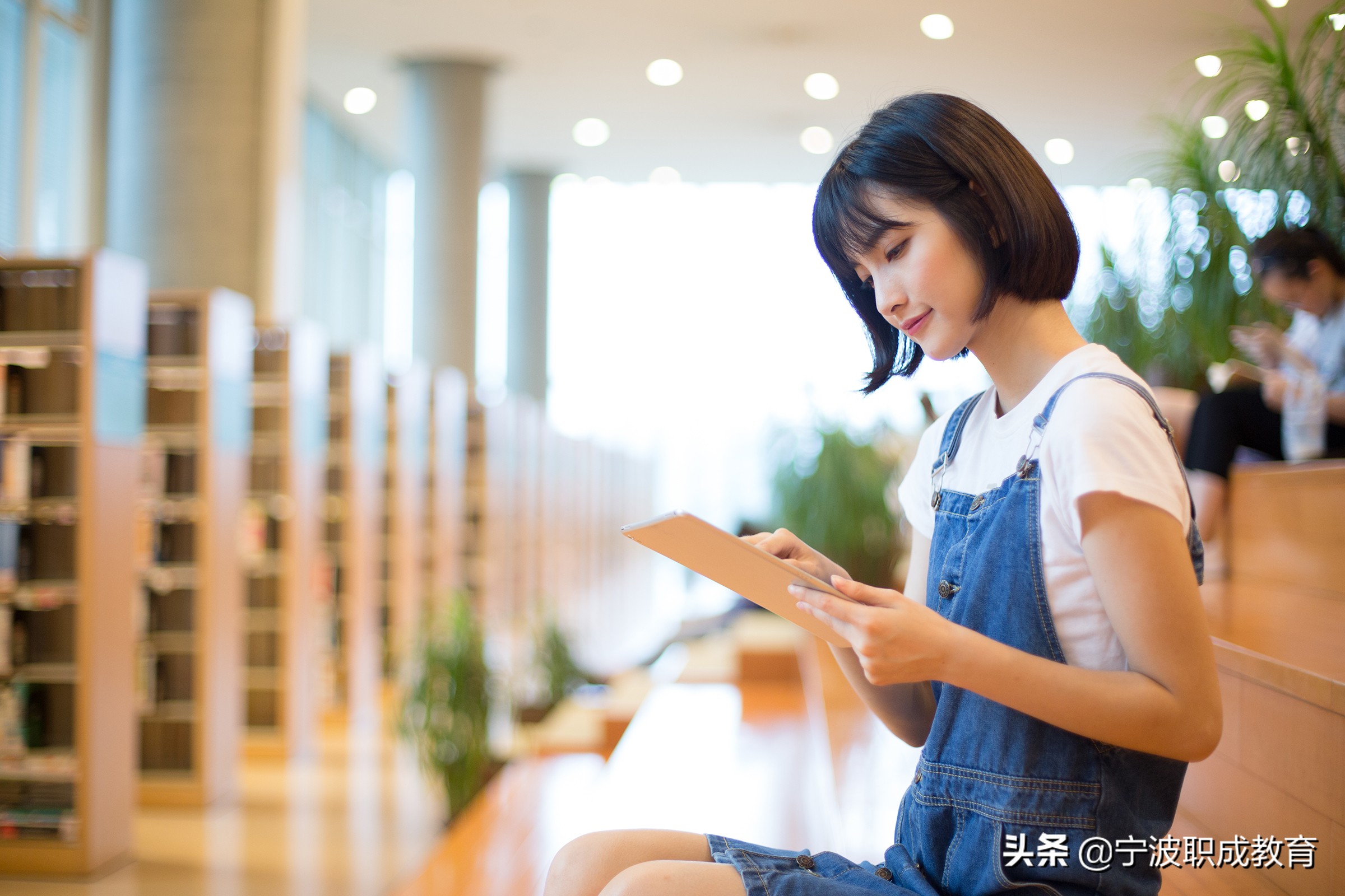 浙江成人高考报名时间（成人高考报名费用多少）