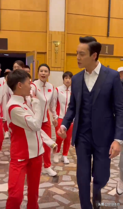 陈伟霆:我告诉全红婵打游戏带你飞,她说吹牛的人都弱爆,转头就走