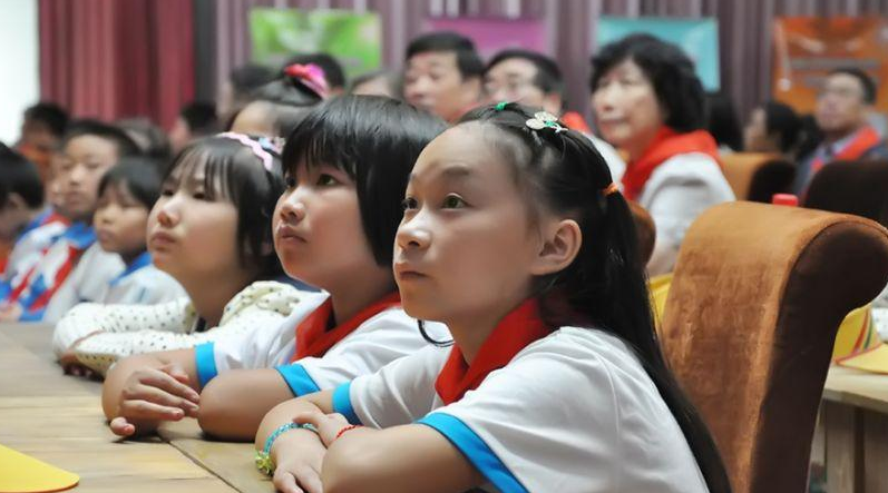 2021中小学暑假时间安排出炉，学生兴奋不已，家长却进退两难