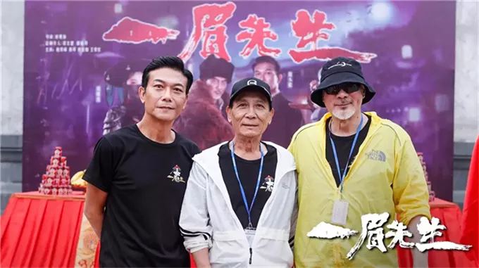 港版《上帝也疯狂》,周星驰林正英唯一的合作,“李小龙”来助阵