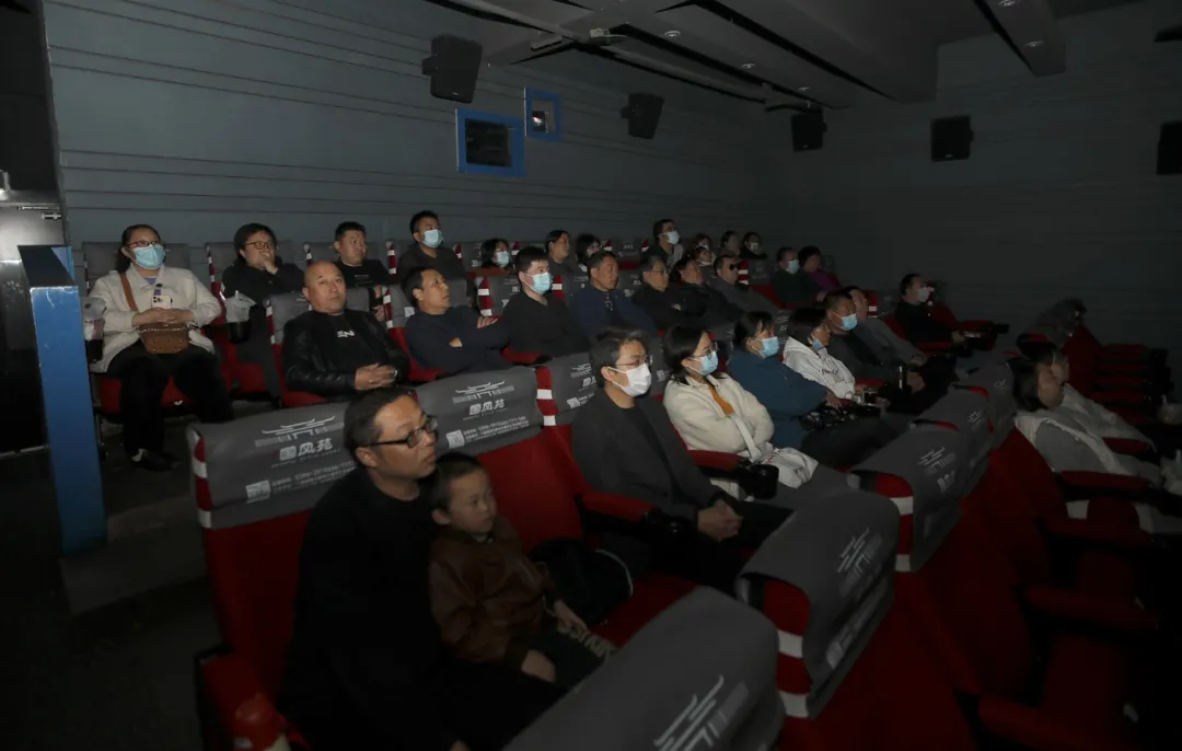 三门峡市交通运输局组织党员干部职工观看电影《长津湖》