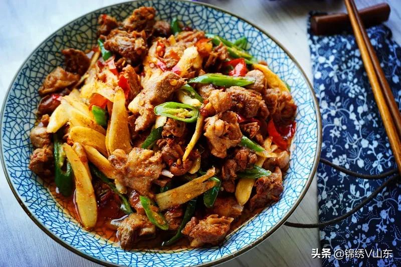 天冷了，这12家常菜道收藏好，营养极高，热乎乎端上桌，补气暖胃