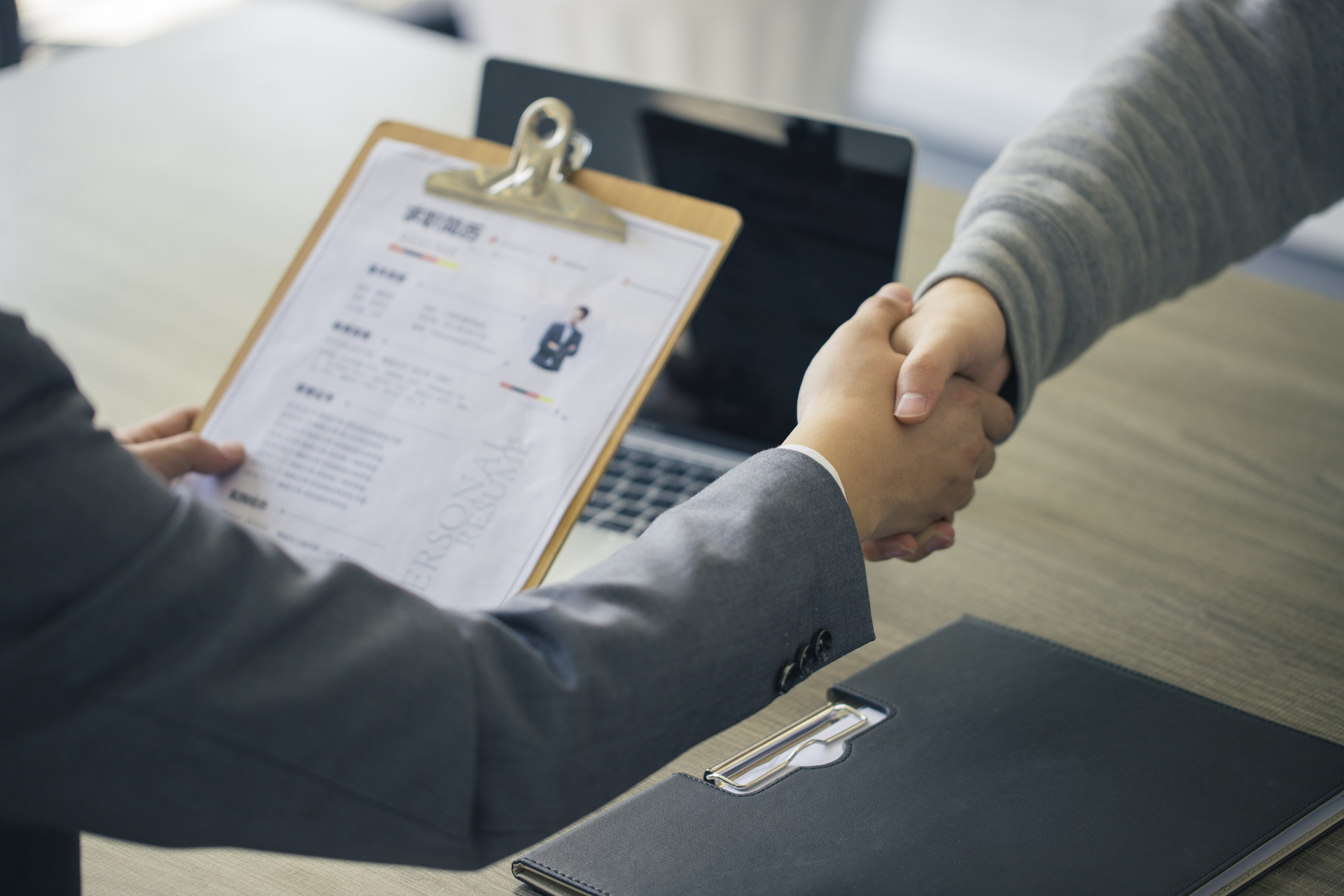 38岁三轮车夫被复旦破格录取为博士，泰斗教授亲自推荐，蔡伟凭啥