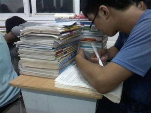 一些大学生身上存在的问题，现在不在意，当心以后追悔莫及