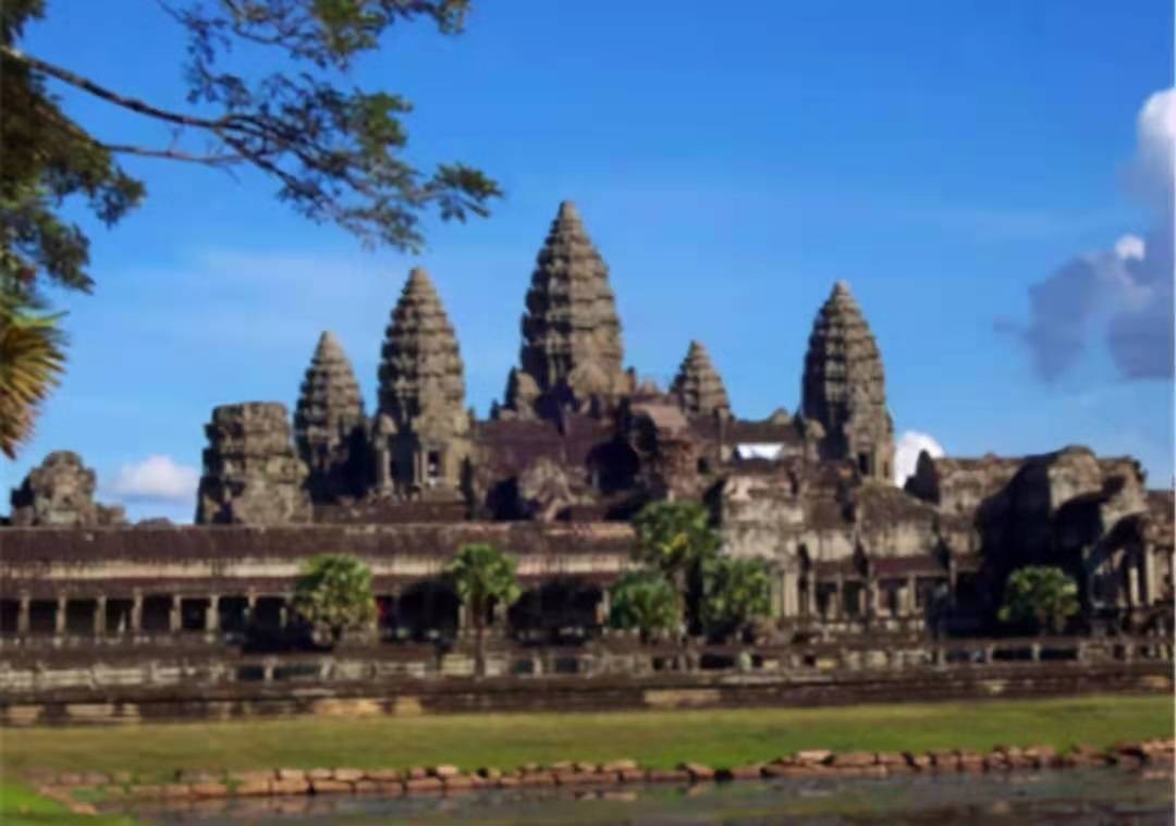 柬埔寨吴哥窟的悲歌：辍学的女童，接客的雏妓