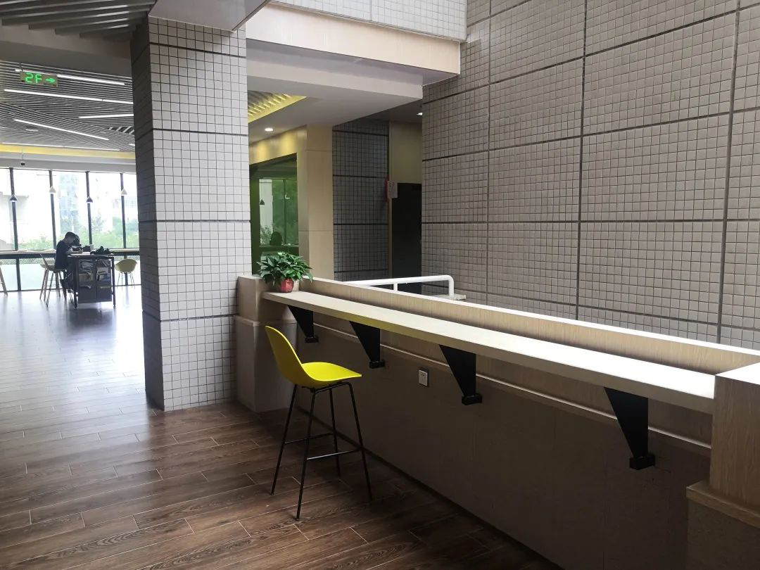 陕西最“豪华”大学之一！坐拥4大“网红”食堂，游泳馆、商业街一应俱全！