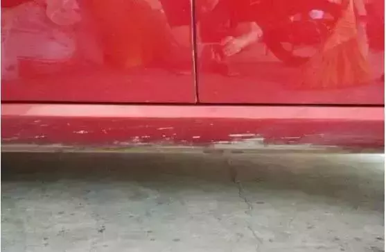 撕不掉的痛！车贴怎么清除才不伤车？