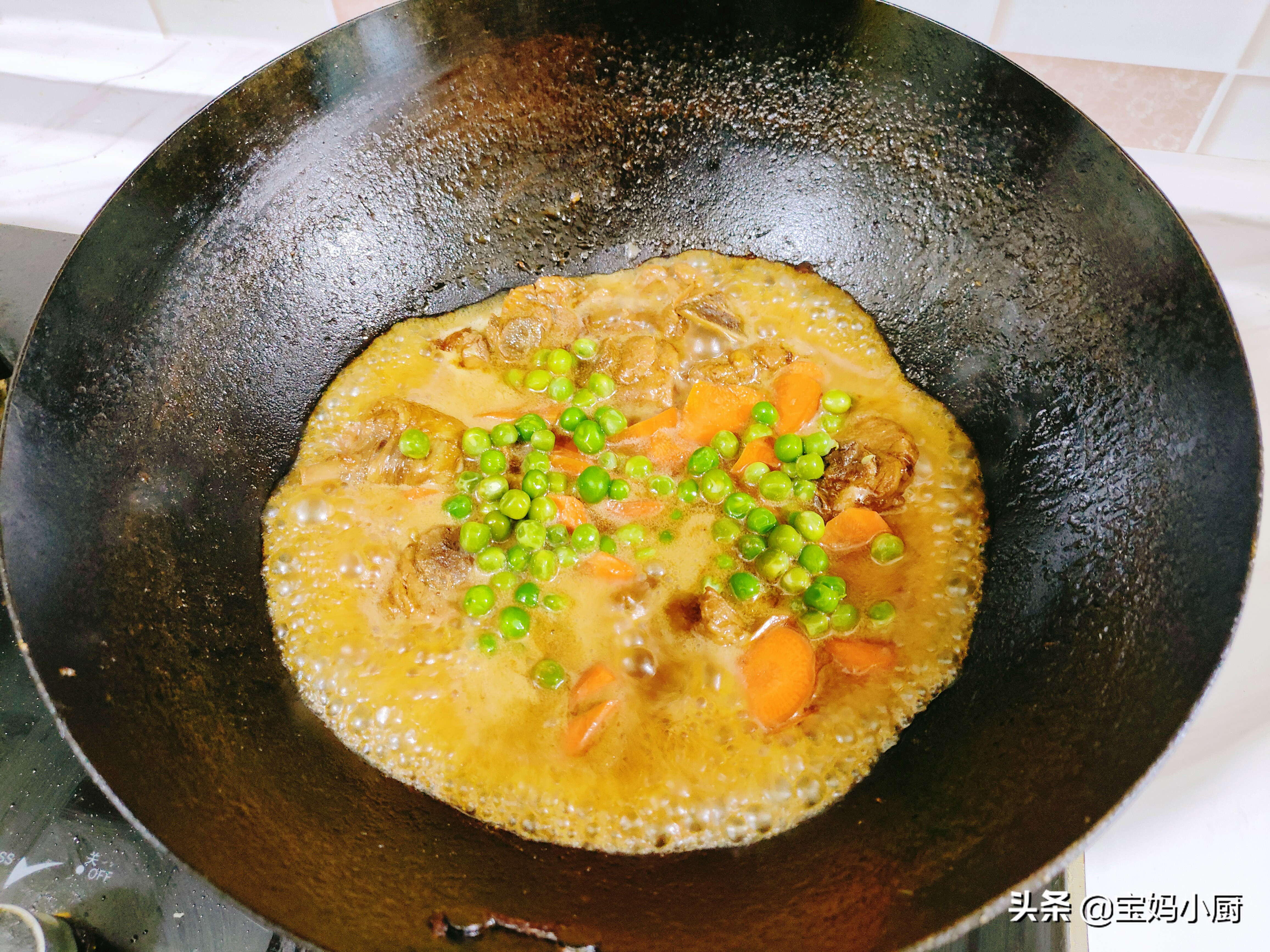 孩子的冬季营养餐,用胡萝卜和鸡腿焖饭,健康可口,视力好身体壮