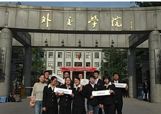 学生选这5所大学说明有眼光，前途一片光明，毕业就从事“官职”