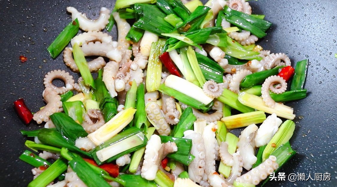 八爪魚怎么做好吃 家常做法,八爪魚怎么做好吃 家常做法視頻