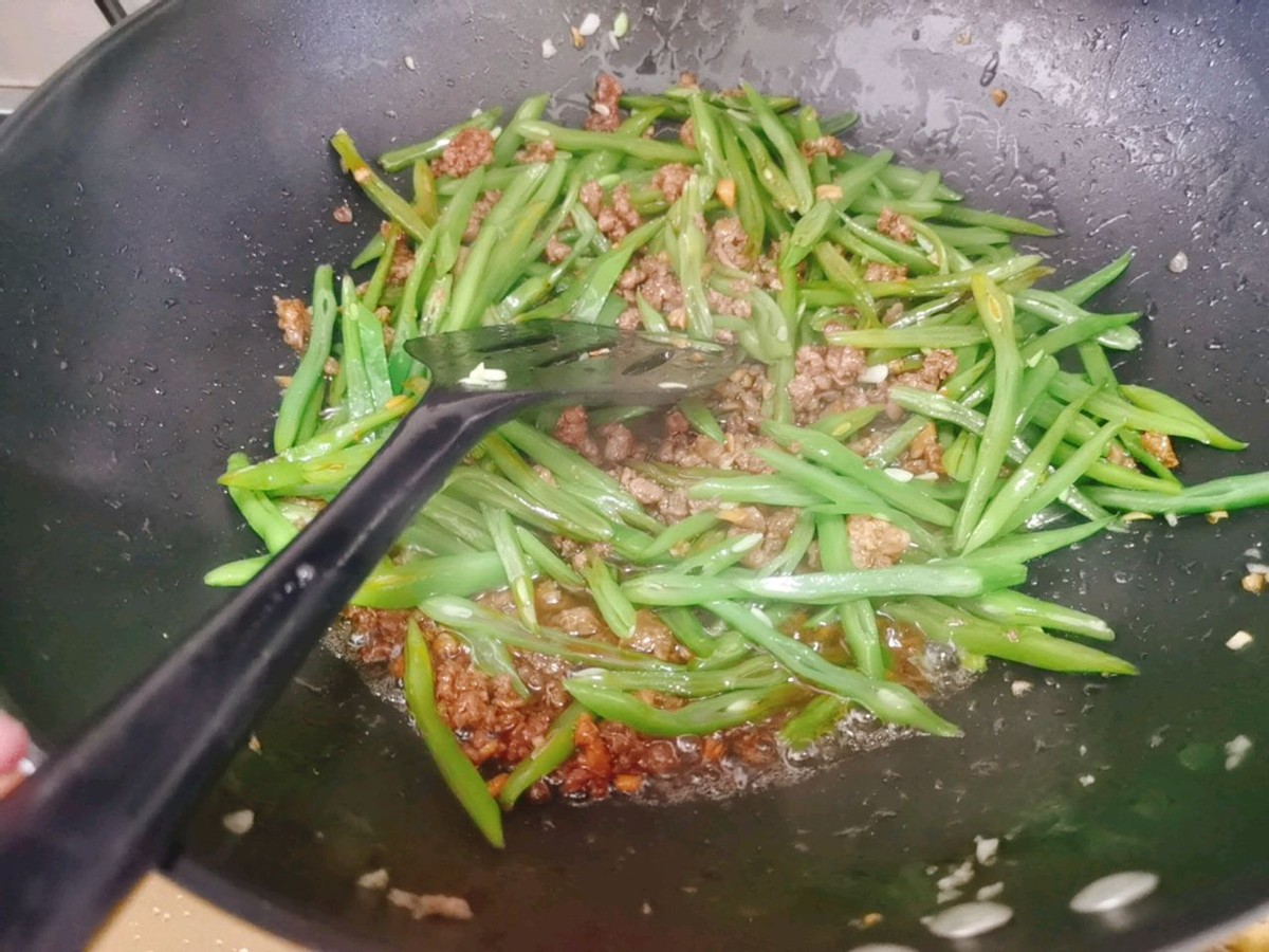 刀豆怎么做好吃（教你鲜美又下饭的刀豆炒肉末）