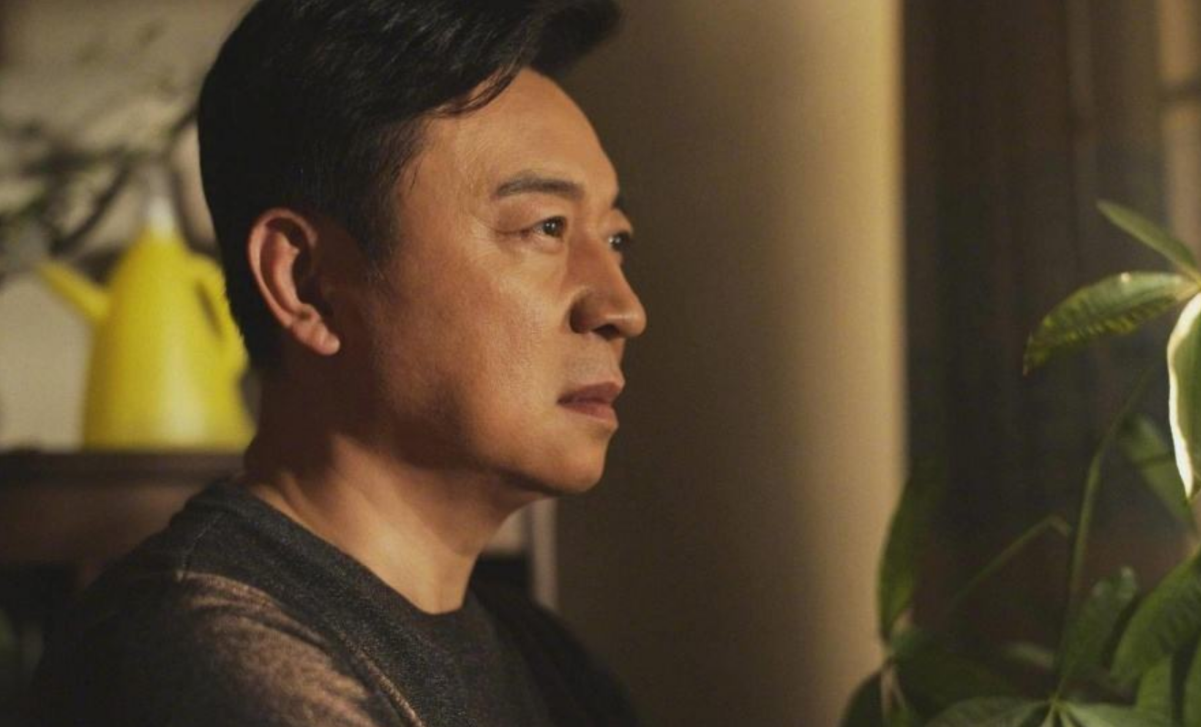 《以家人之名》中的“父亲”：生而不养不配为父，养而不教愧为父