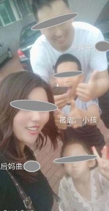 女童被虐打致重伤二级，后妈和生父涉嫌故意伤害罪被拘，女童亲妈称“她是故意的，她怎么不打自己的儿子”