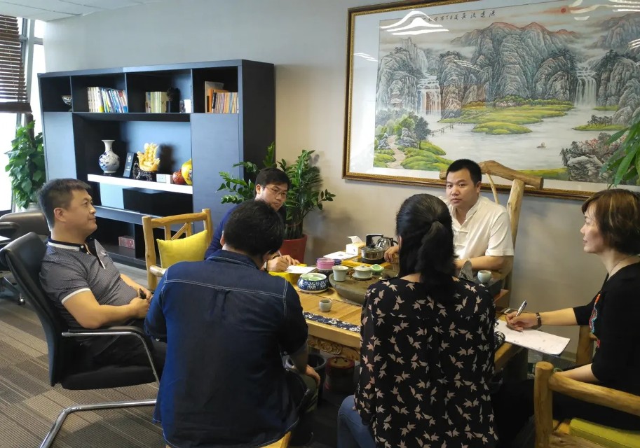 在《非你莫属》走红的江西求职者李晨十年四次创业，现身价过亿。