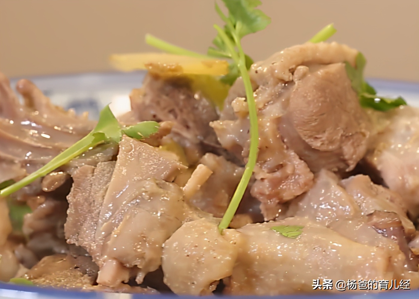 在家教你做清炖老鸭汤，鲜香肉嫩，营养好吃，孩子爱喝的美味汤羹