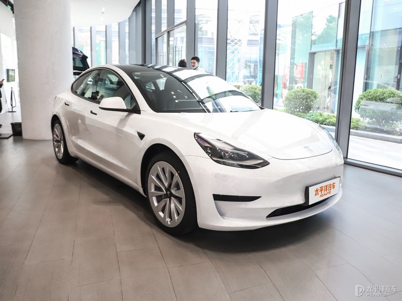 特斯拉到底好在哪？同事们试了Model 3/Y后，说出了这些感受...