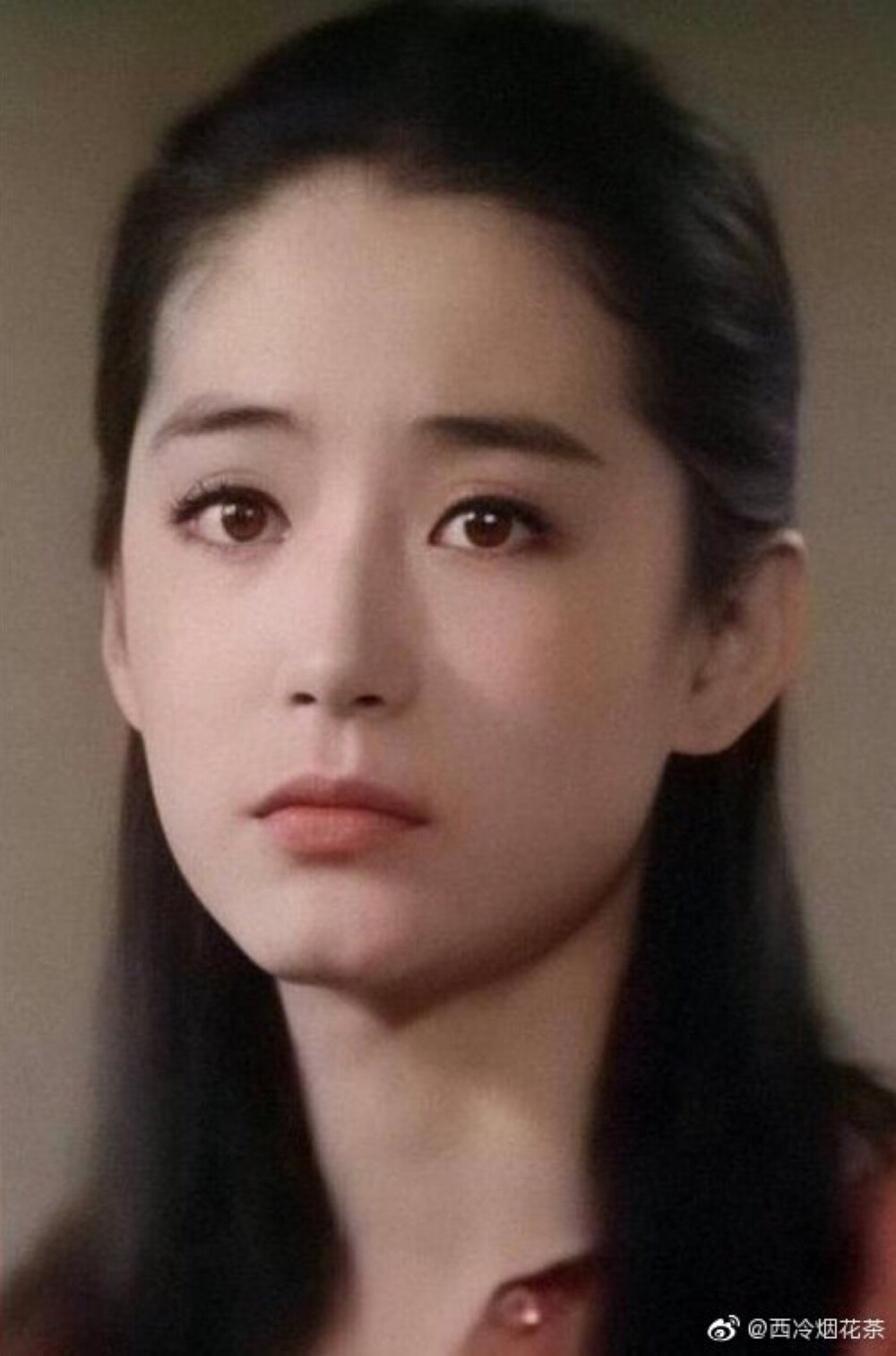 迷倒影坛的6位女明星，一个比一个绝色，有人被誉为“地球球花”