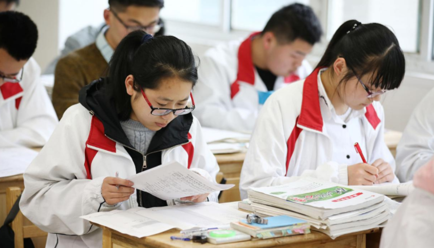 全国中学排行榜出炉，长郡中学表现很亮眼，华师附中高居榜首