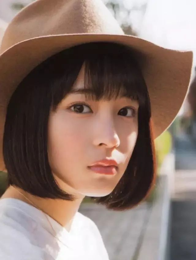 好看的日本女优(2021日本女生心中的10大“最美女星”，石原里美仅第6，广濑玲第3)