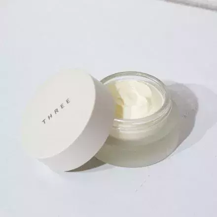 日本POLA旗下这个小众牌子THREE，"冷淡"贵妇风