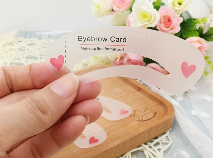 我国有一老牌眉笔，小小一支也有证书，搭配眉卡眉刷不到十块钱