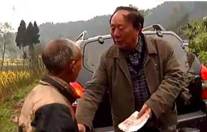 女大学生，被拐后120元卖给四川老汉，和鸡鸭同住17年，现况如何