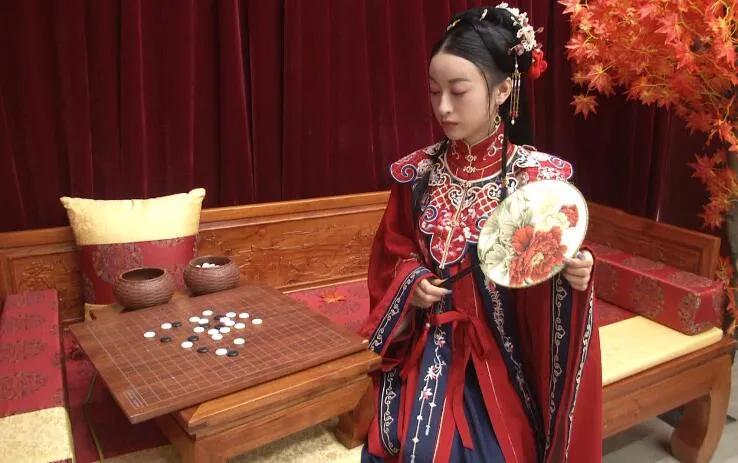 丹阳姑娘开了家汉服体验馆，带你穿越千年