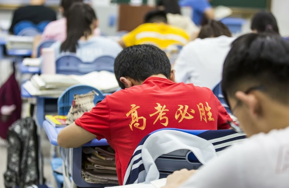 身高也跟高考有关？差一厘米就可能错失的专业，学生可别大意了