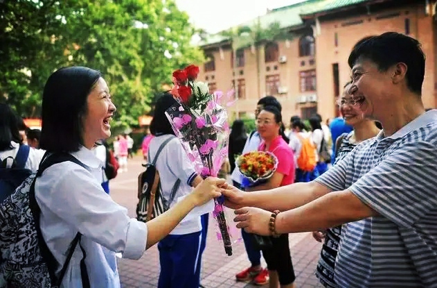 重庆市排名前四的高中，在这里读书，一只脚已踏进重点大学