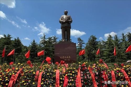 韶山风景区是国家重点风景名胜区,全国重点文物保护单位,全国著名革命