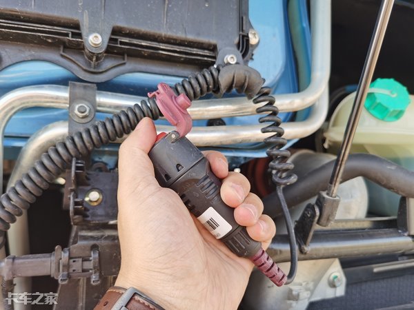 2020款重汽汕德卡牵引车配超高顶驾驶室，售价45万元值吗？