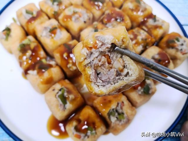 豆腐泡这样吃，不煎不炸、上锅一蒸10分钟出锅，荤素搭配真美味