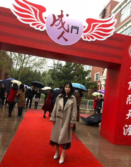 奥运会首金获得者杨倩：00后学霸就读清华，样貌清秀堪比小说女主