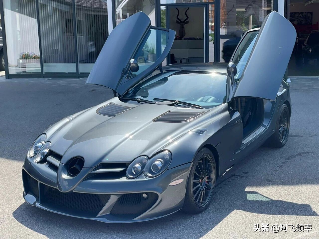 奔驰slr722图片(比布加迪还贵的奔驰 全球限量25辆的slr迈凯伦722)